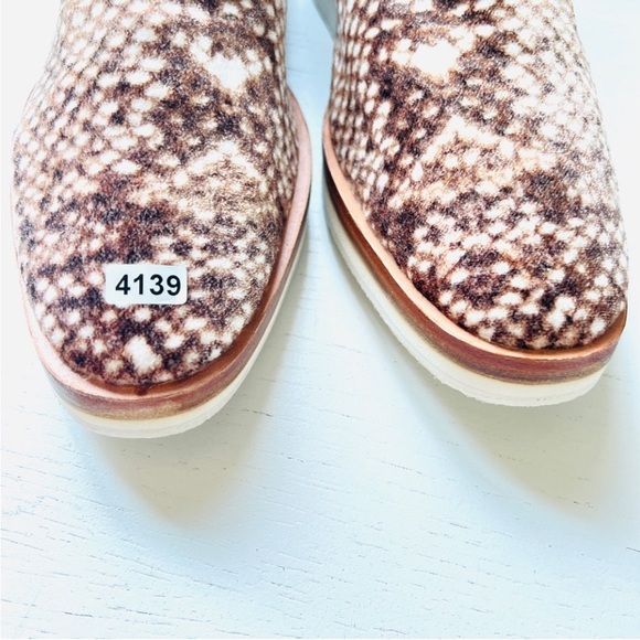 FREE PEOPLE Shoes 10 Snake Eyes Brown and White Velvet Platform Loafer 41 EU - Picture 6 of 12
